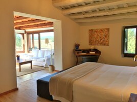 Suíte júnior, vista para o jardim | 1 quarto, Wi-Fi de cortesia, roupa de cama