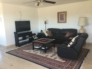 TV - Tranquil Retreat with Gorgeous near 360-degree Mountain Views! (Rio Rico)