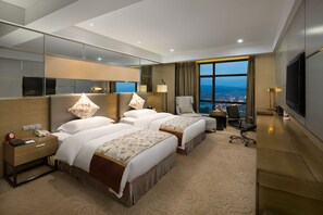 Basic Room, Multiple Beds, Accessible, Non Smoking | In-room safe, desk, blackout curtains, soundproofing - Shaoyang Huatian Hotel (Shaoyang)