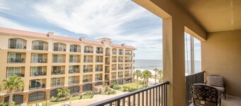 AndelslÀgenhet direkt pÄ stranden i pass Christian! 2 sovrum / 2 badrum - 6 sovplatser!