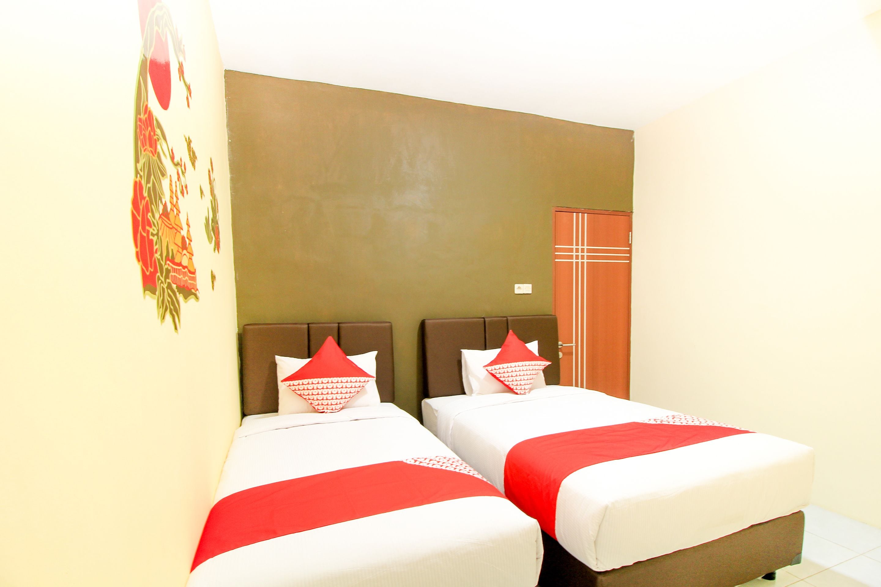 Standard Twin Room, 2 Single Beds, Non Smoking | Desk, free WiFi