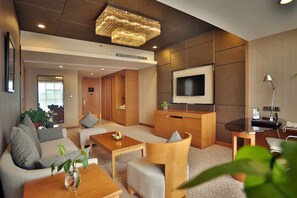 Luxury Suite | 1 bedroom, premium bedding, minibar, in-room safe - Zhangjiajie Huatian Hotel (Zhangjiajie)
