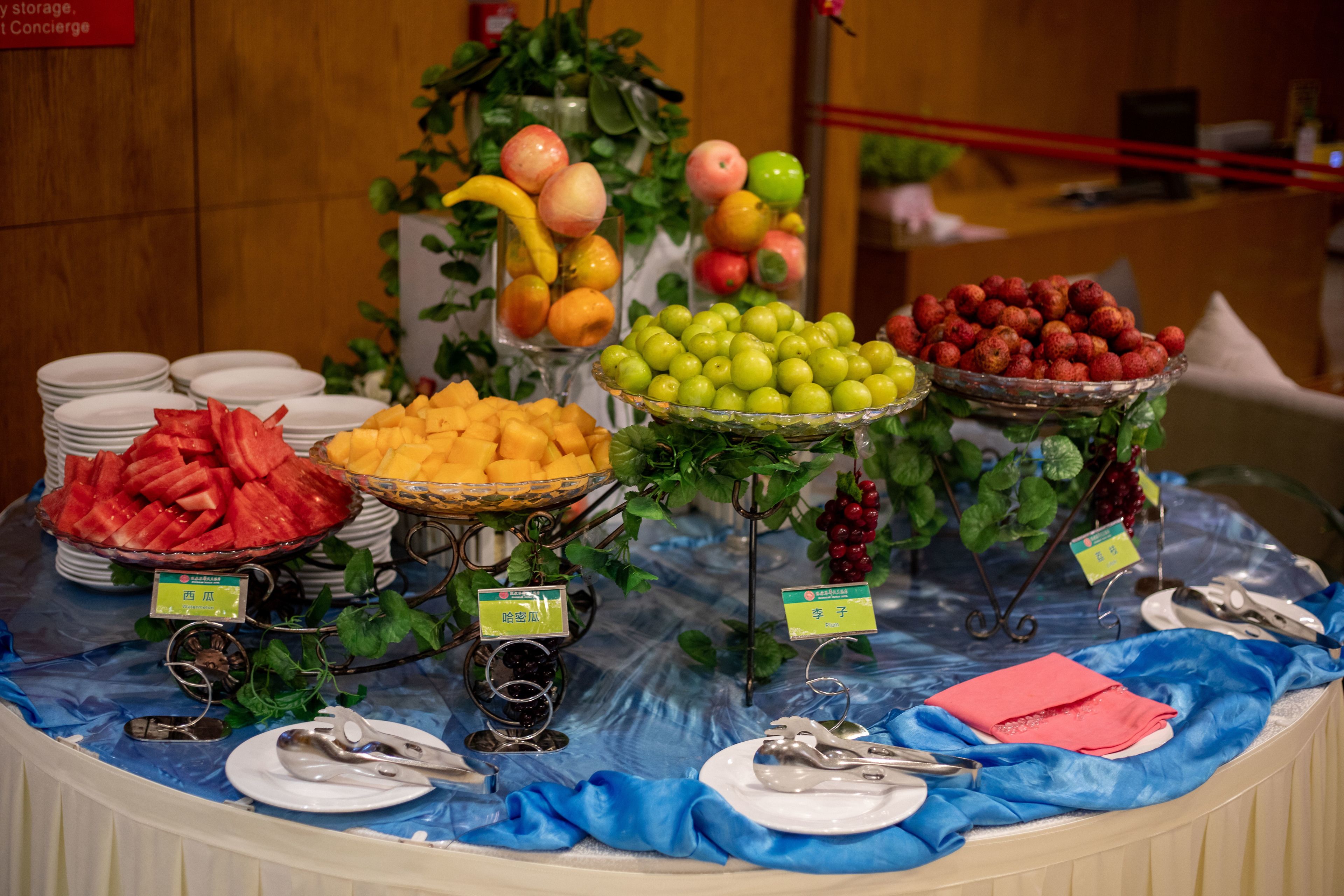 daily buffet breakfast (cny 68 per person)