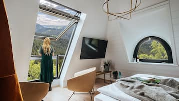Exclusive-suite - tekøkken | Opholdsområde | 50-tommers fladskærms-tv med satellitkanaler, tv