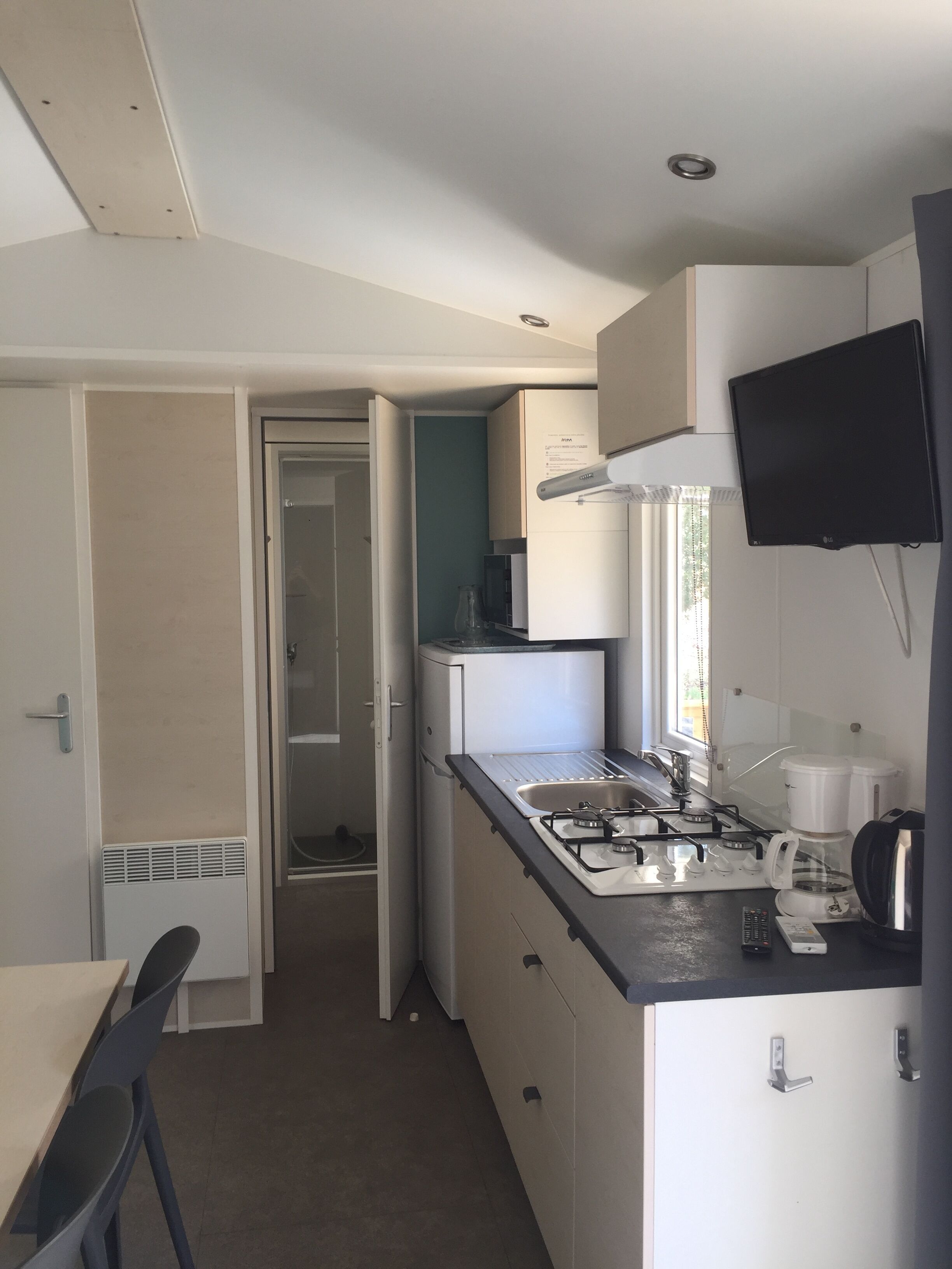 Nhà di động (SUN ROLLER) | Bếp riêng | Tủ lạnh, lò vi sóng, bếp nấu, dụng cụ pha cà phê/trà 