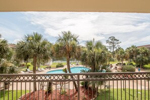 Property grounds - Life's Just Right With The Beach In Sight! (Biloxi)