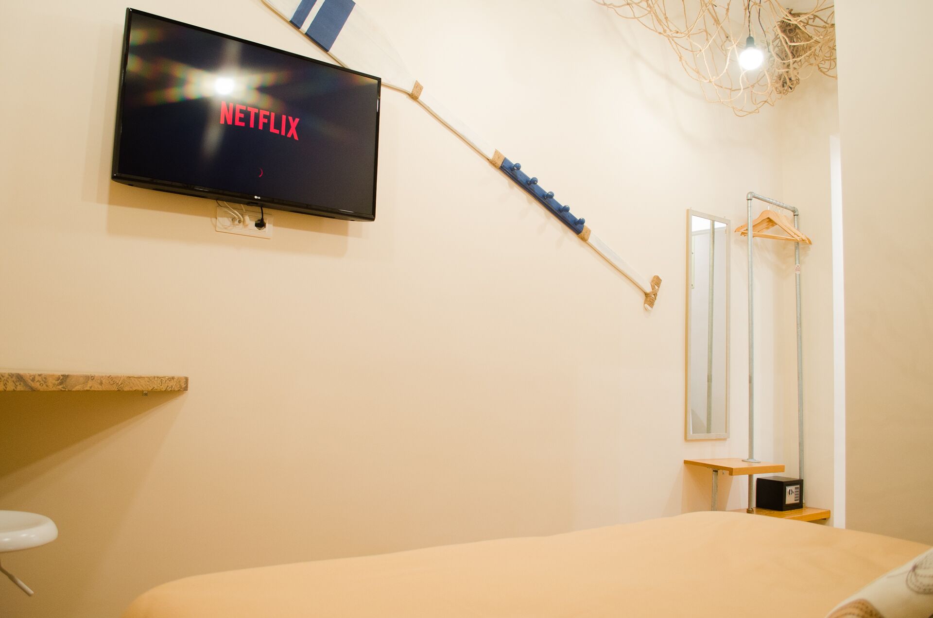 Habitación doble de diseñador, balcón | Ropa de cama de alta calidad, edredón y artículos del minibar gratis 