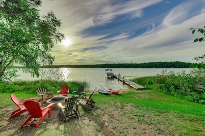 Lakeside Fishing Bear Condo: Beach, Sauna, Club Room, Private Balcony