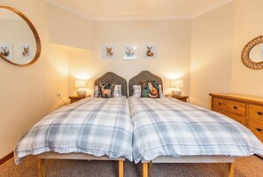 3 Schlafzimmer, Schreibtisch, laptopgeeigneter Arbeitsplatz