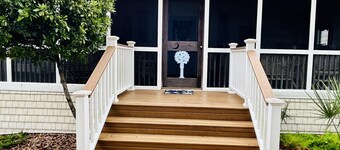 Dog-friendly Cottage! 3/30 night stays year-round! 7 Night/Monthly Discounts!