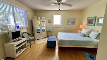 2 soverom, skrivebord, strykejern/-brett og wi-fi (inkludert)