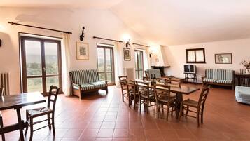Appartement, 2 chambres, 2 salles de bains (QUERCIA) | Coin séjour