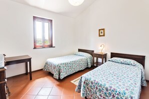 Free WiFi, bed sheets - Casale Satriano (Montefalco)