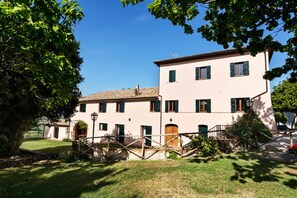 Exterior - Casale Satriano (Montefalco)