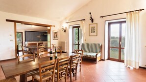 Apartment, 2 Bedrooms, 2 Bathrooms (QUERCIA) | Living area | TV - Casale Satriano (Montefalco)