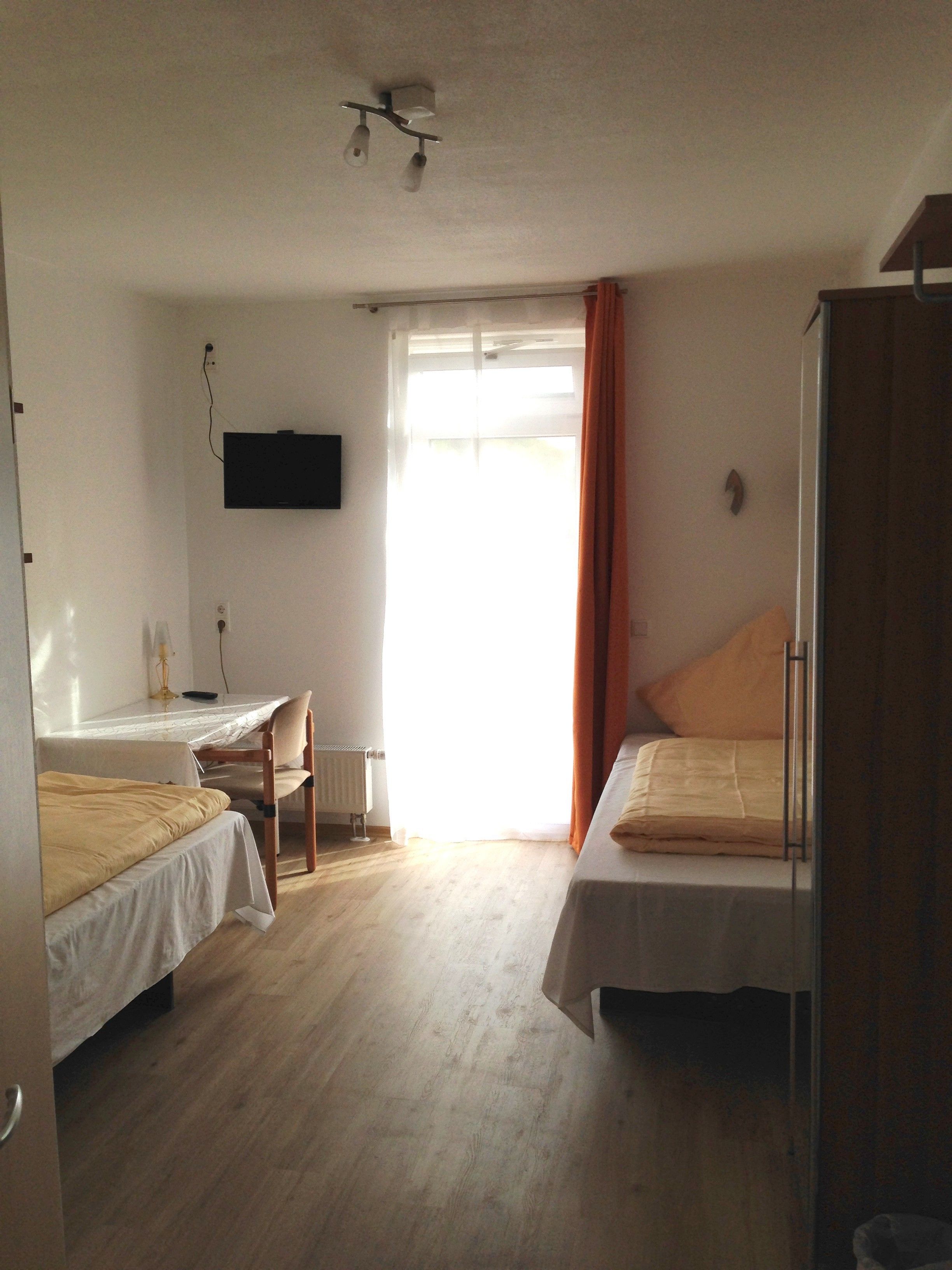 Classic Twin Room, 2 Single Beds, Non Smoking | Premium bedding, desk, laptop workspace, blackout curtains