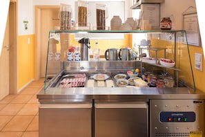 Petit déjeuner buffet