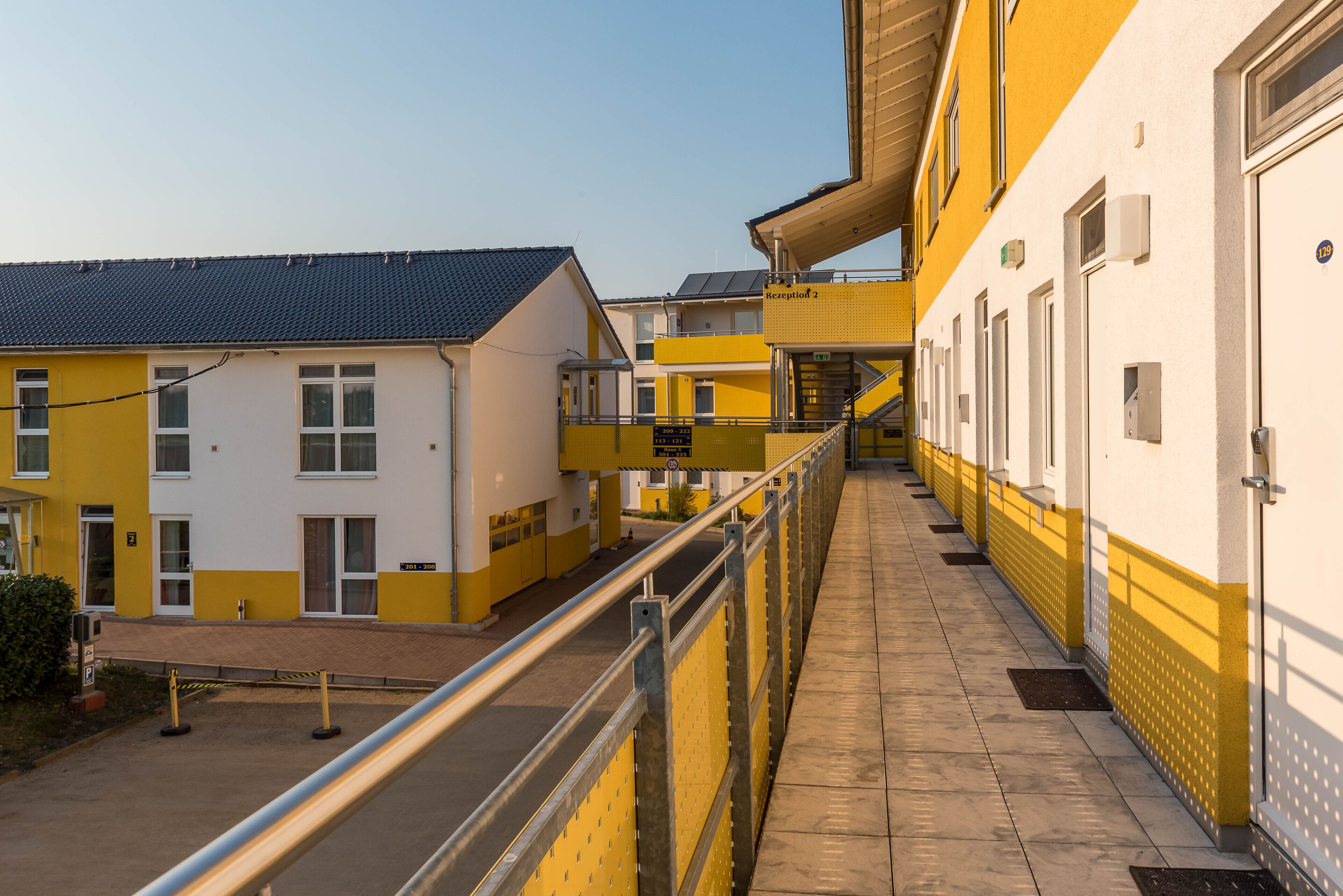 Classic Room, 1 Queen Bed, Non Smoking | Balcony view