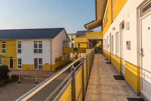 Classic Room, 1 Queen Bed, Non Smoking | Balcony view - i-Motel (Obertshausen)