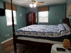 2 habitaciones, escritorio, tabla de planchar con plancha y wifi