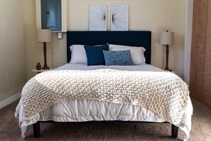 4 bedrooms, desk, iron/ironing board, free WiFi