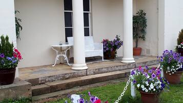 Apartemen Panorama, pemandangan gunung | Teras/patio