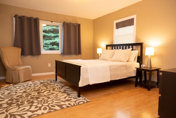 3 bedrooms, iron/ironing board, WiFi, bed sheets