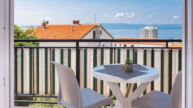 Studio Apartment with Balcony and Sea View | Balkong