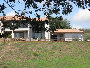 Front of property - Villa Farfalla Bianca (Vitorchiano)