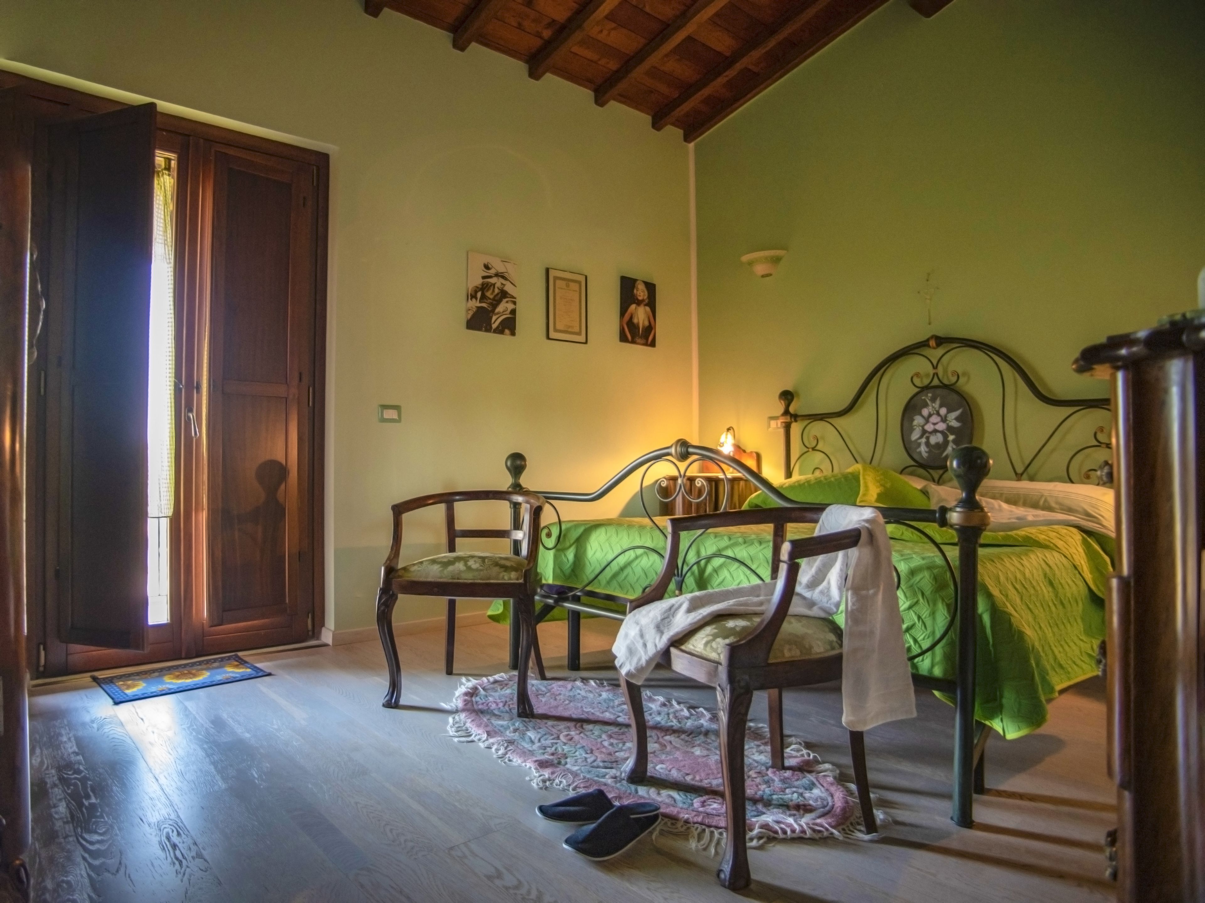 Comfort Double Room | Free WiFi, bed sheets