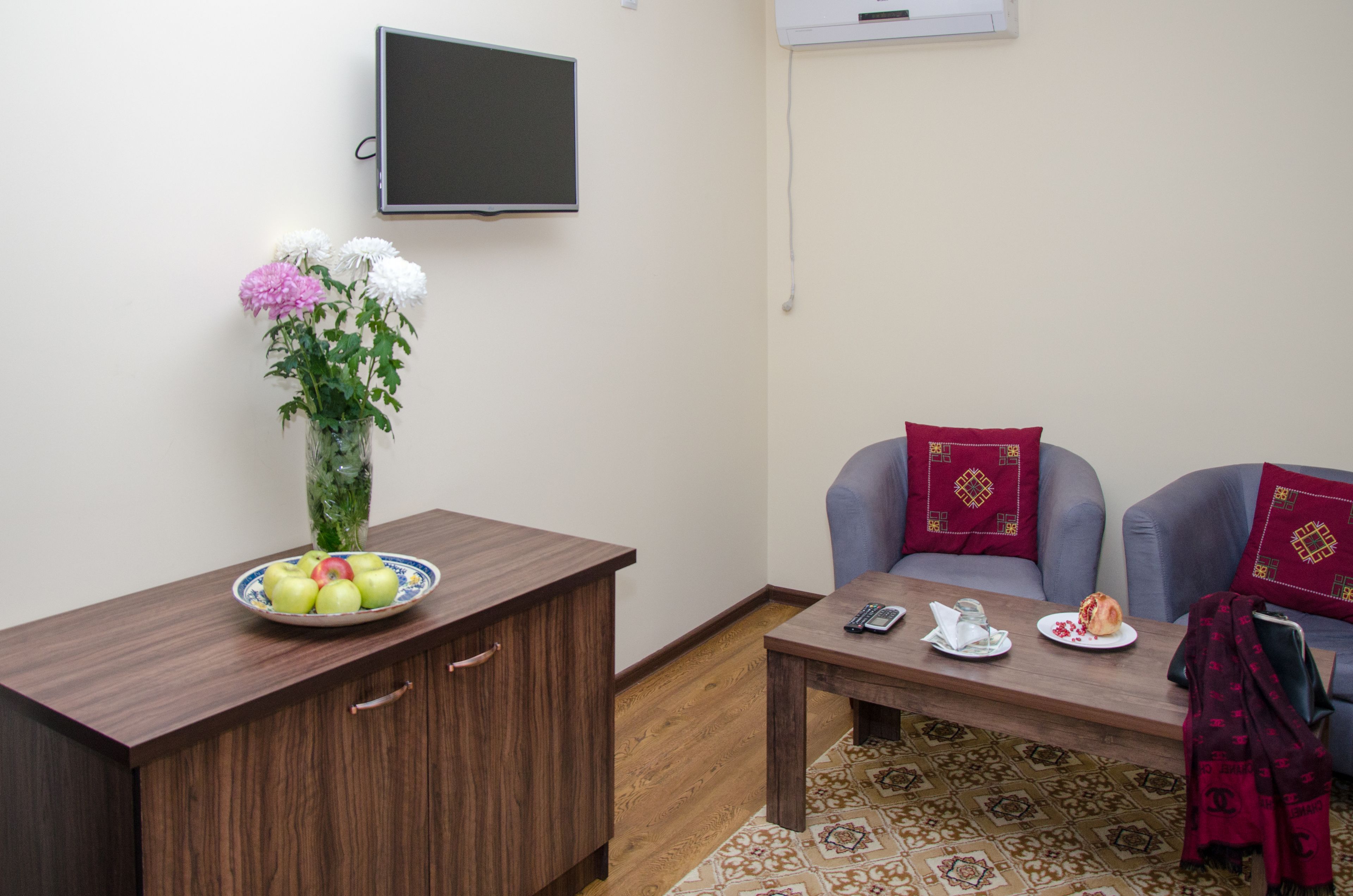 Superior Twin Room | Premium bedding, desk, blackout curtains, iron/ironing board