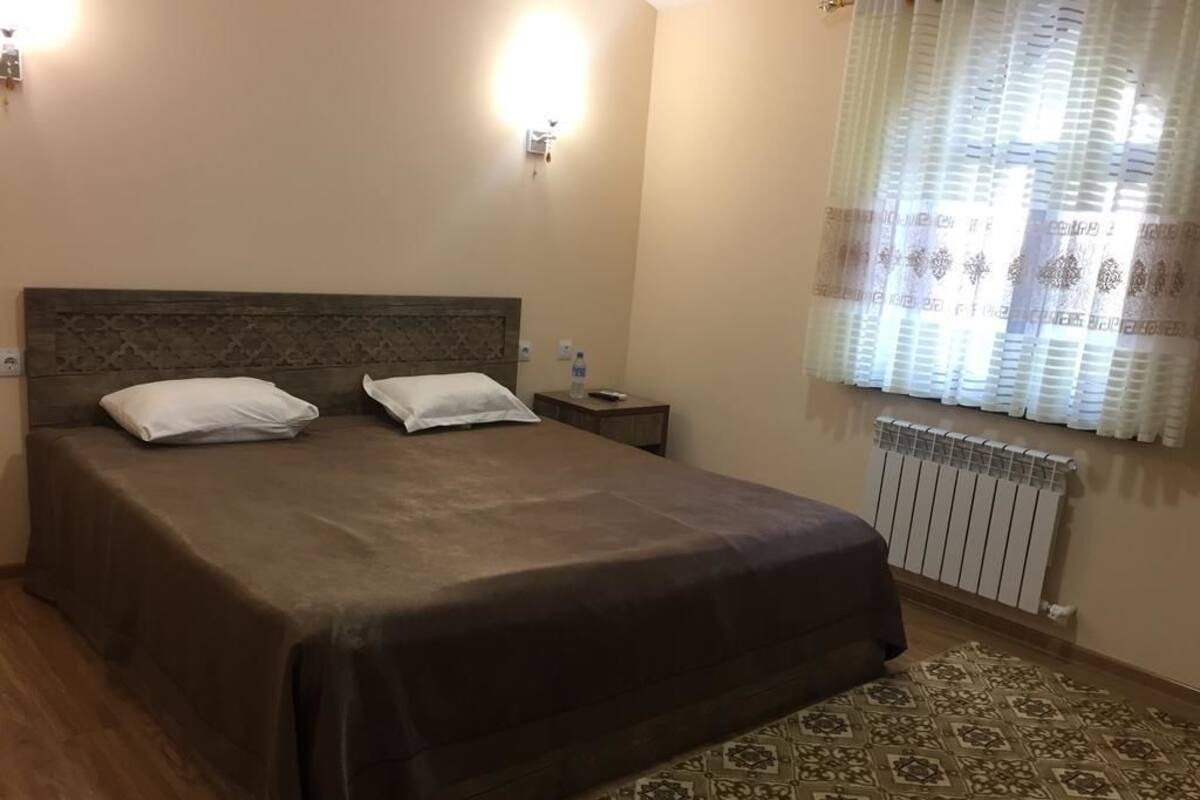 Single Room | Premium bedding, desk, blackout drapes, iron/ironing board (on request)
