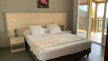 Premium bedding, free cots/infant beds, free WiFi, bed sheets