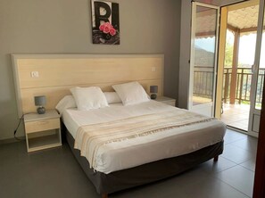 Departamento básico, balcón, vista al mar | 1 habitación, ropa de cama de alta calidad, wifi gratis y ropa de cama 