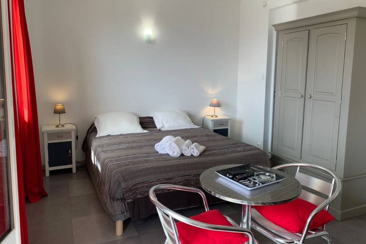 Superior Oda, Balkon, Deniz Manzaralı | Kaliteli yatak takımı, ücretsiz beşik/çocuk yatağı 