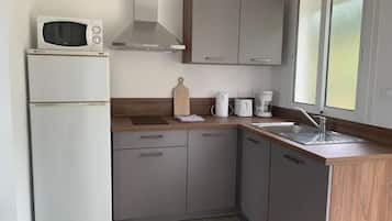 Classic Room, Balcony, Sea View | Private kitchen | Electric kettle