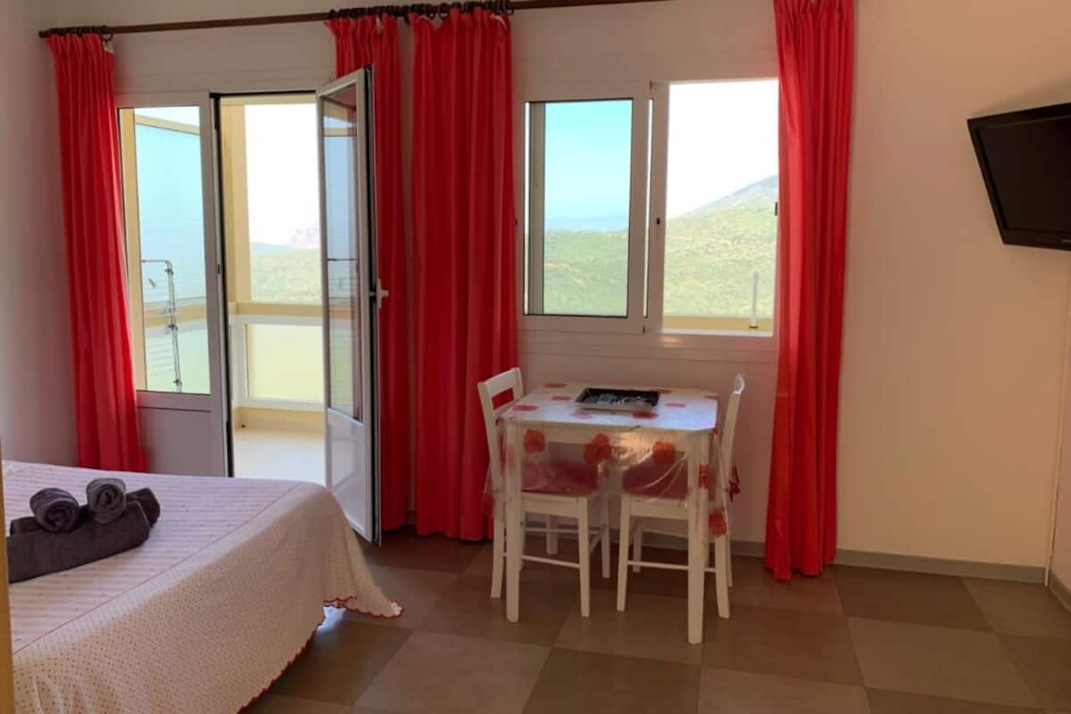 Standard Room, Balcony, Sea View | 1 bedroom, premium bedding, free WiFi, bed sheets