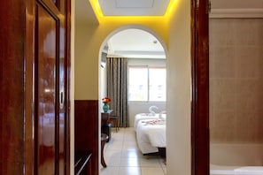 1 bedroom, in-room safe, blackout curtains, soundproofing