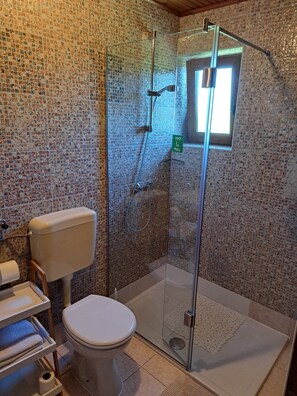 Triple Room, Mountain View | Bathroom
