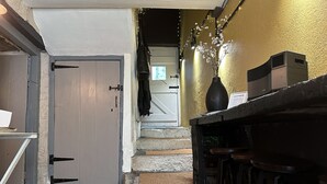 Comfort Apartment, Private Bathroom, Courtyard View (Garden Apartment) | Interior - One Drake Road Hotel (Tavistock)