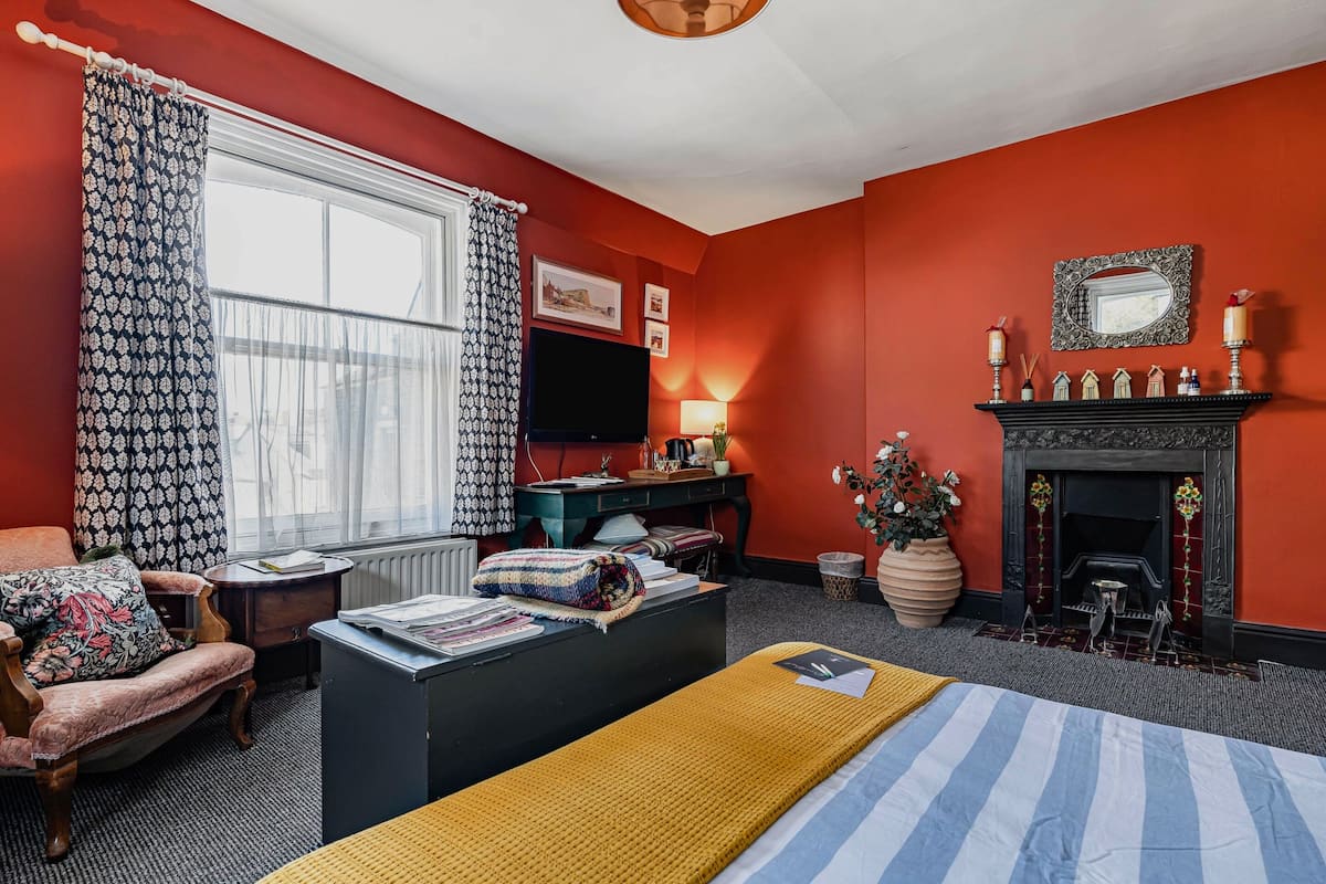 Comfort Double Room, Shared Bathroom (Dartmoor Main House) | Interior