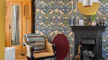 Superior Double Room, Ensuite, Courtyard View (Crown Main House) | Interior