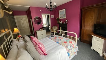 Kamar Double Comfort, ensuite, pemandangan halaman (Drake Main House)