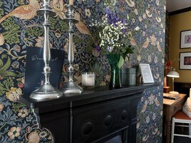 高级双人房, 独立浴室, 庭院景观 (Crown Main House)