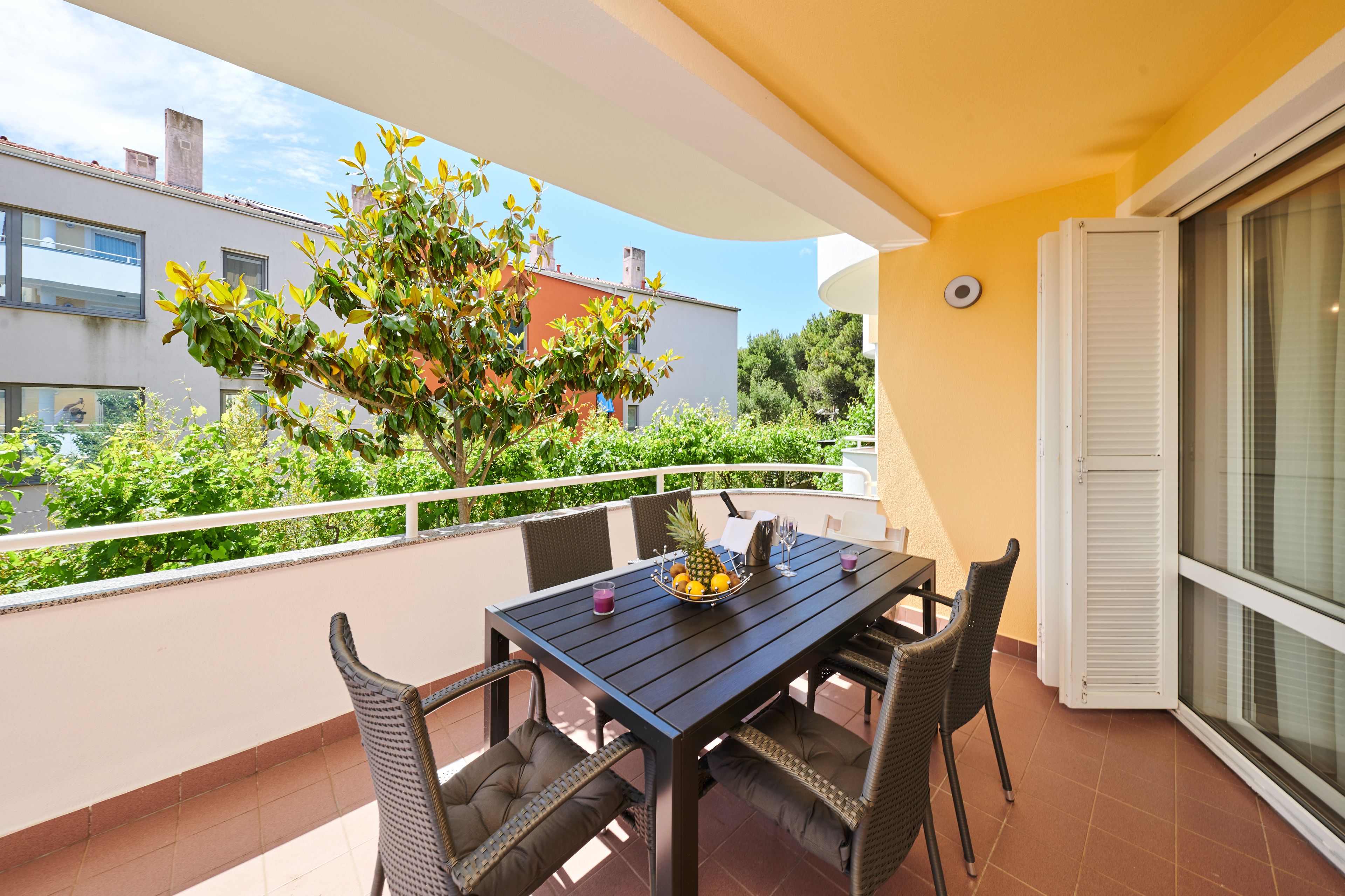 Three Bedroom Apartment | Balcón