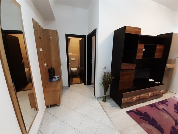 Apartament, 1 llit de matrimoni i sofà llit, no fumadors | Sala d'estar | Televisor LED 