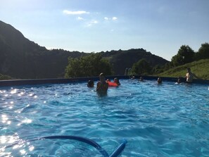 Außenpool, Liegestühle