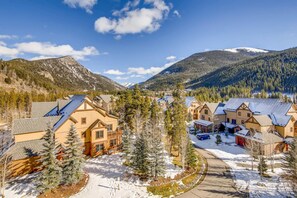 Exterior - Walk to Slopes Penthouse - Red Hawk 4 Bed / 4 Bath  PENTHOUSE CONDO   (Keystone)