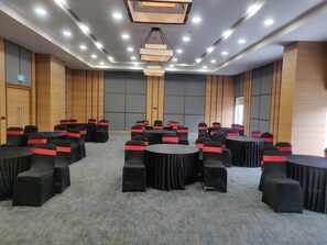 Banquet hall - Fairfield by Marriott Ahmedabad (Ahmedabad)