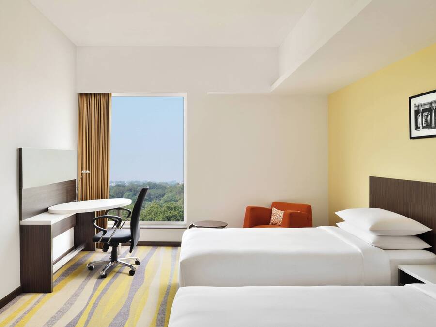 Premium bedding, in-room safe, desk, laptop workspace
